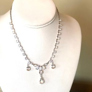Beautiful Vintage Drop Crystal Bridal Necklace